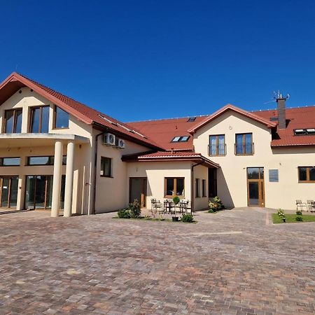 Villa Nova Szuminka Buitenkant foto