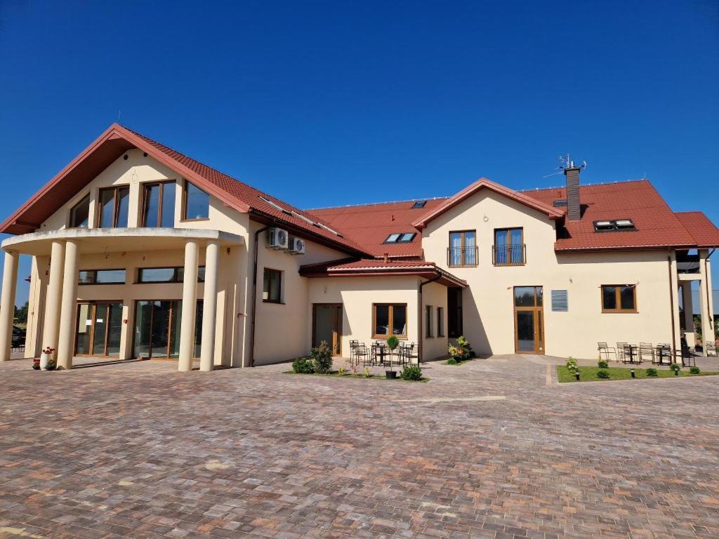 Villa Nova Szuminka Buitenkant foto